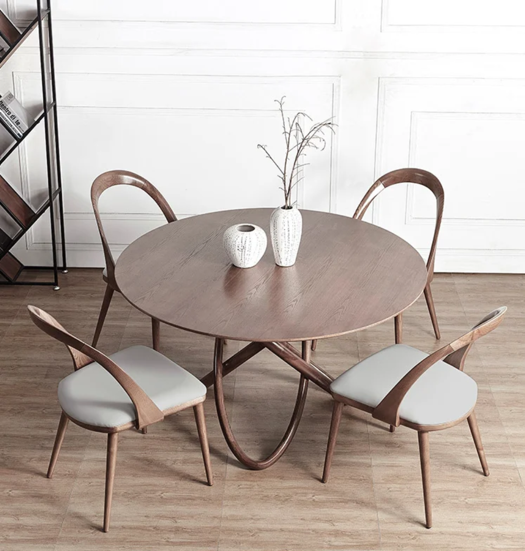 Chaise design scandinave en bois massif & assise crème